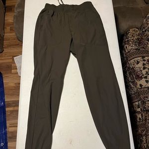 Iululemon dark green joggers SLIM size small